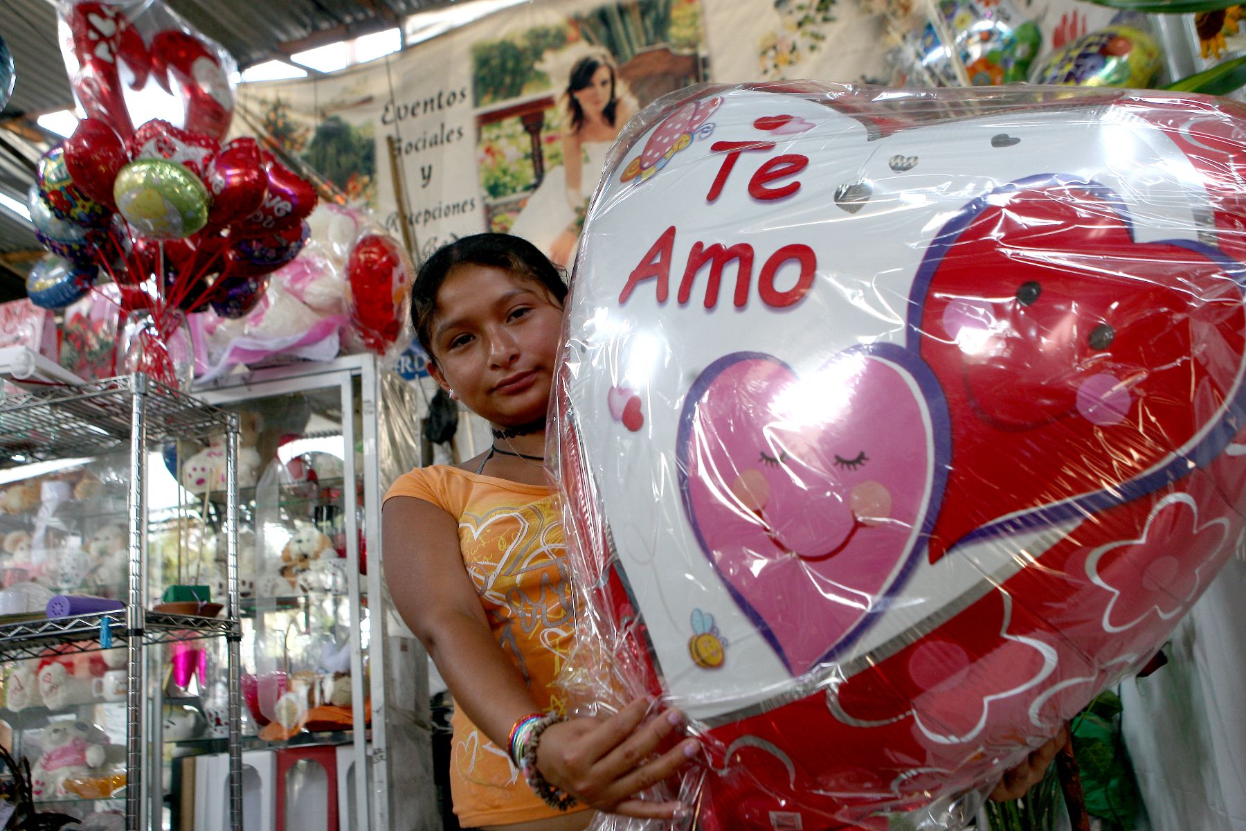 San Valentín: Comerciantes de Mesa Redonda anticipan un incremento del 20% en ventas