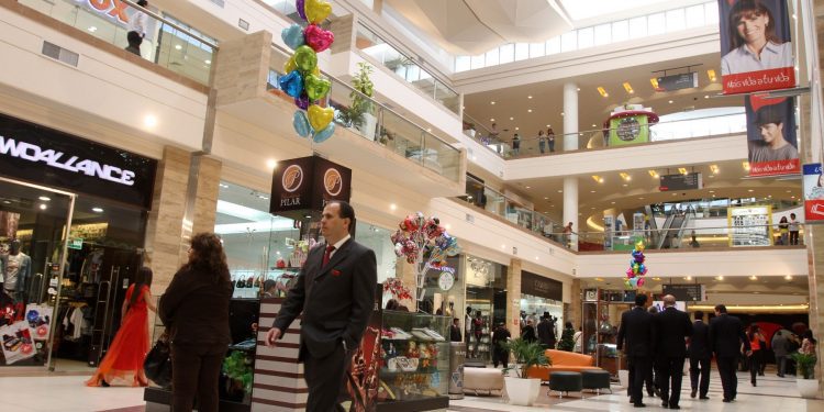 ¿Cuáles serán los centros comerciales que atenderán al público este 1 de enero?
