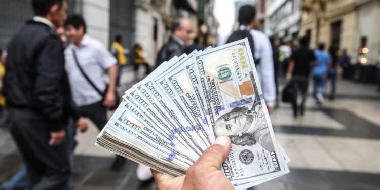 Dólar retrocede pese a compra del BCR por US$ 96 millones: ¿en cuánto cotiza HOY?