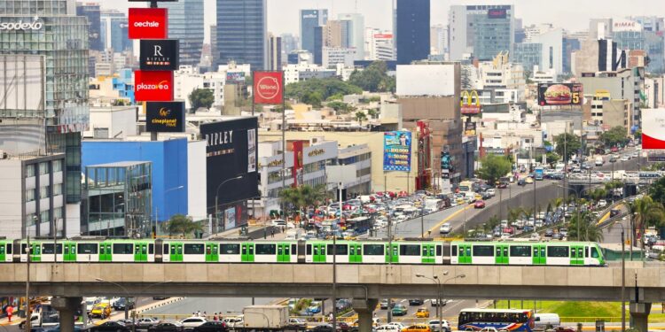 Economía peruana crecería alrededor de 3.5% en el tercer trimestre, proyecta el BCR