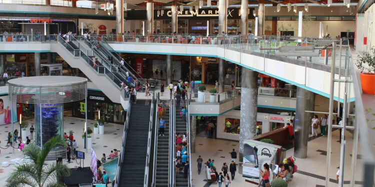 Fiestas Patrias: Centros comerciales esperan crecimiento del 4% en julio
