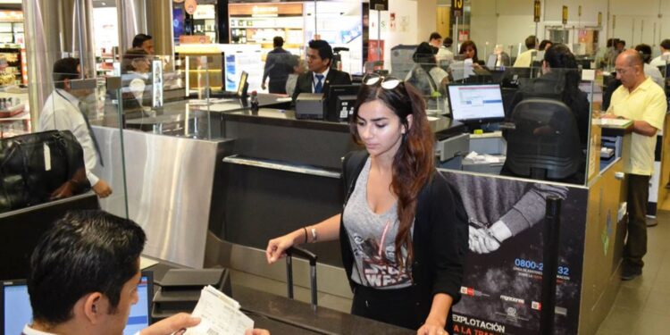 Nuevo aeropuerto Jorge Chávez corre riesgo de colapsar por reducción de espacios de Migraciones