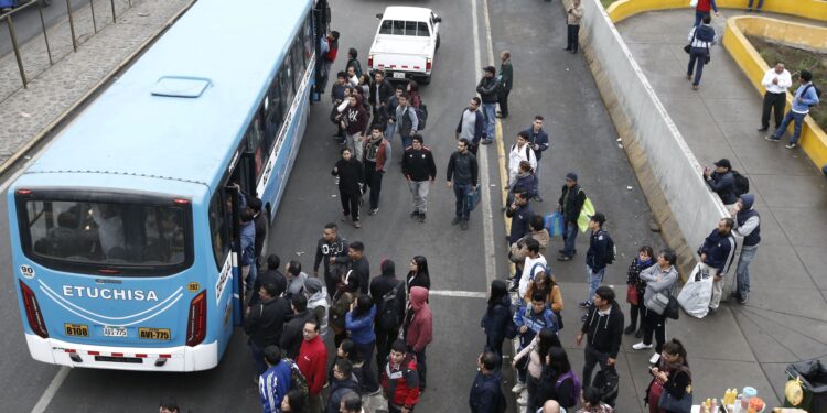 Gremios de transportistas adelantan PARO NACIONAL por creciente criminalidad: Esta es la NUEVA fecha