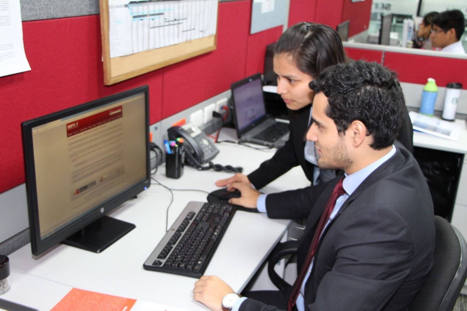 Empleo en sector privado creció 2.2% en agosto: ¿Qué sectores destacaron?