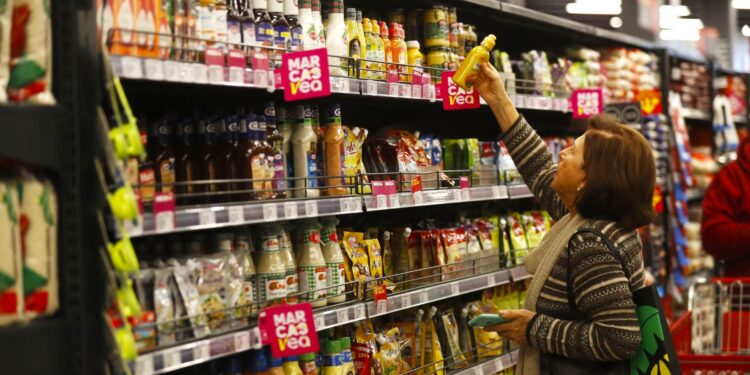 Sector retail se recuperará en el segundo semestre con un crecimiento del 5%, estima la CCL