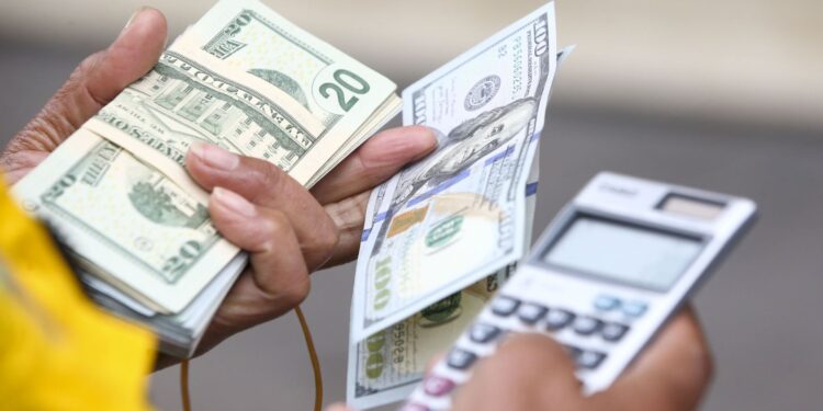¡Sigue cayendo! Dólar alcanza S/3.643, su menor nivel en cuatro años en Perú: ¿qué factores influyen?