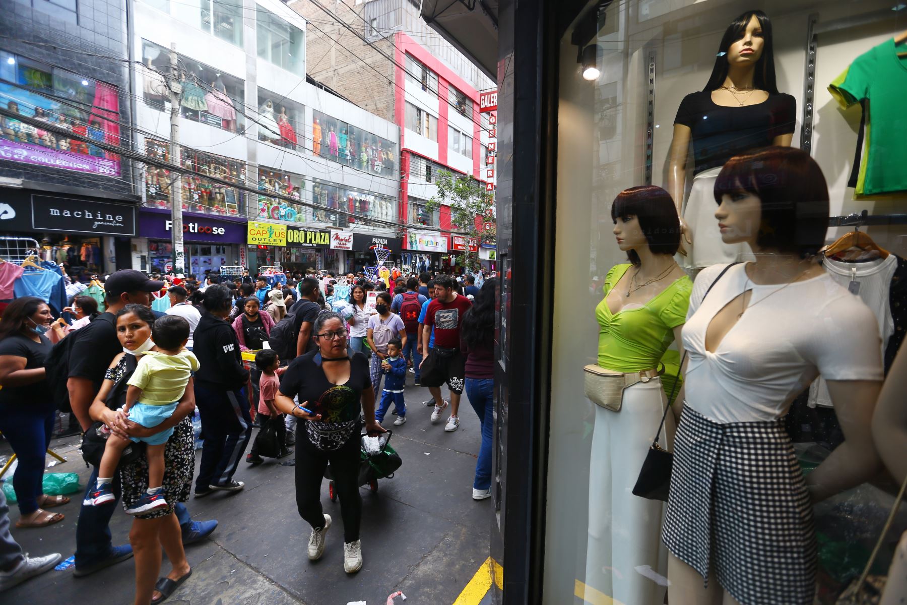 Gamarra insta al MEF a crear programa de financiamiento ante recesión económica