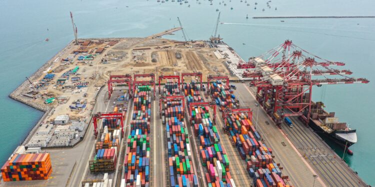 Gobierno retrocede y aplaza reducción del drawback para exportadores hasta julio de 2025