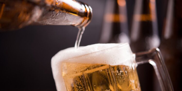 MEF aumenta el ISC de la cerveza, cigarrillos, pisco y otras bebidas ¿Cuánto costarán?