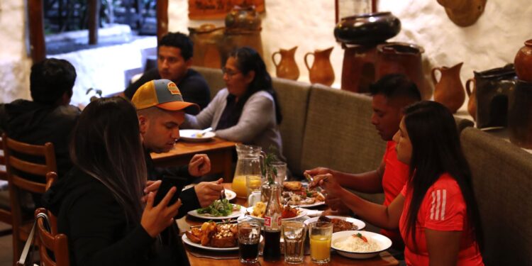 Congreso aprobó ampliar la reducción del IGV a restaurantes y hoteles: ¿Hasta cuándo se aplicará?