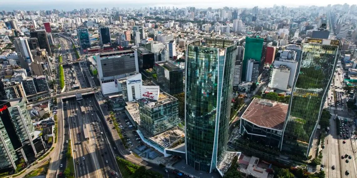 BVL: utilidades de grandes empresas suben 45% en 2026:¿cómo impacta en los trabajadores?