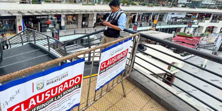 Municipalidad de Miraflores clausura temporalmente Larcomar por fallas en infraestructura