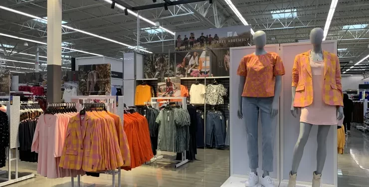 Walmart remodela sus tiendas con diseños más elegantes para atraer a los clientes