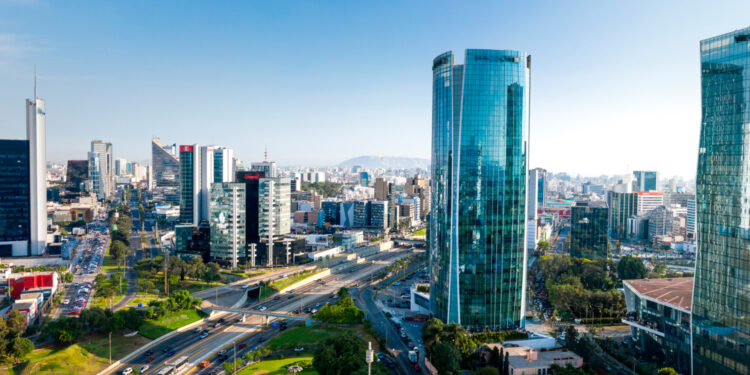 INEI: Economía peruana crece un 3.53% en agosto, pero tres sectores presentan cifras negativas
