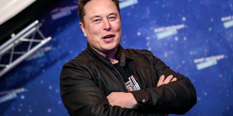 Sin hogar: Elon Musk confiesa que duerme en “casas de amigos”