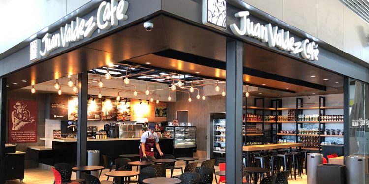 La reconocida cadena de cafeterías colombiana Juan Valdez Café planea abrir en Estados Unidos una 182 tiendas de la marca durante los próximos tres años.