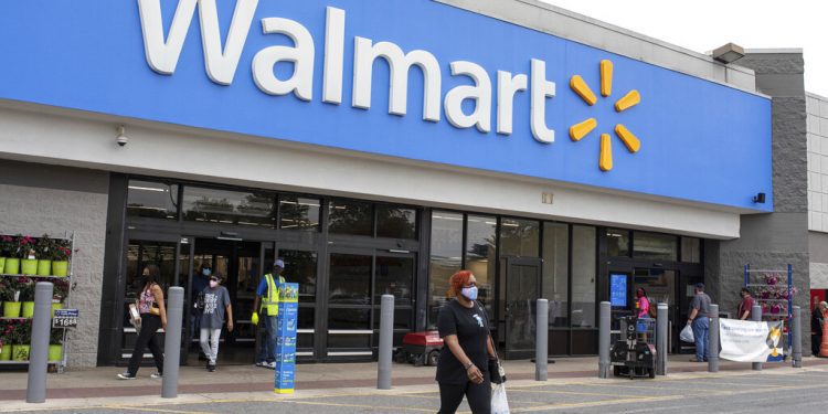 Walmart elevó sus ganancias un 20,4% en el segundo trimestre