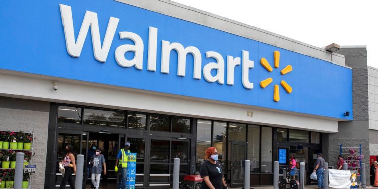 Walmart vende 11 de sus tiendas a otra cadena de supermercados y anuncia millonario plan de inversión