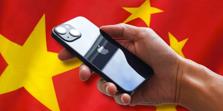 Adiós al made in China: Apple llevaría sus fábricas fuera del país asiático