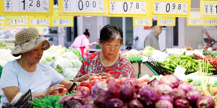 China entró en deflación por primera vez en más de dos años: ¿Qué implica ello?