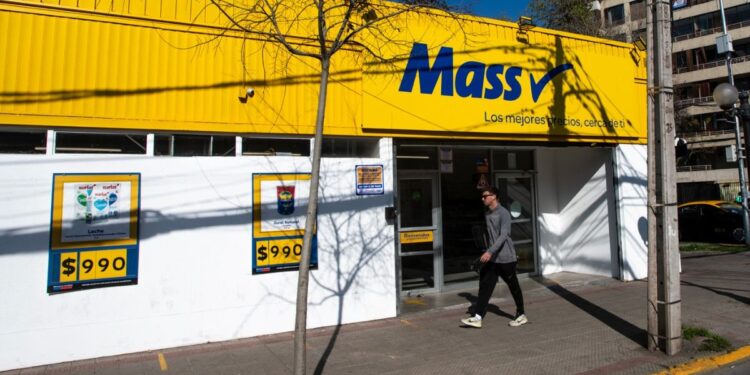 El plan de Mass para crecer en Chile: así se expandirá la cadena peruana de descuentos