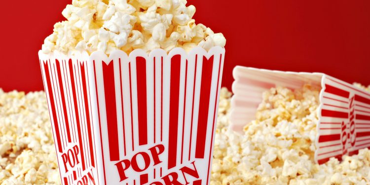 ¡Gran iniciativa! Conocido centro comercial regalará canchita por el Día del Cine
