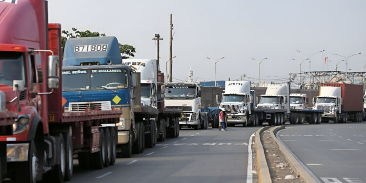 Restricción en Av. Argentina limita circulación de transporte de carga hacia el puerto del Callao