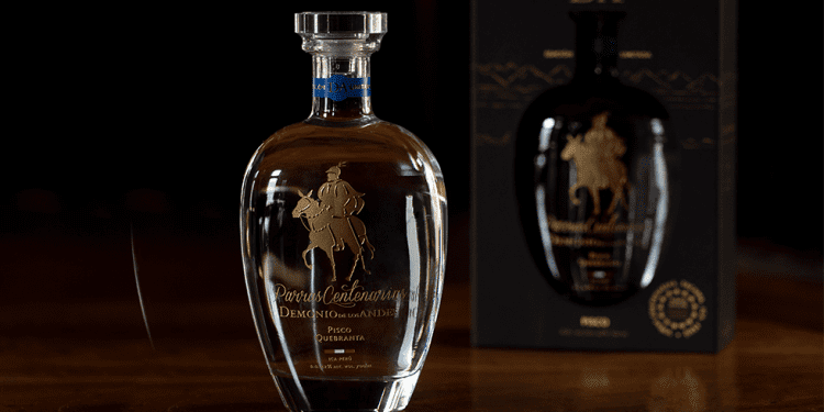 Lagardère Travel Retail y Tacama lanzan su nuevo pisco Demonios de Los Andes “Parras Centenarias”