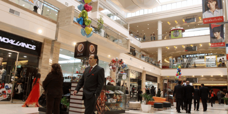 Centros comerciales: bajas temperaturas impulsarán ventas en más de 10% esta temporada