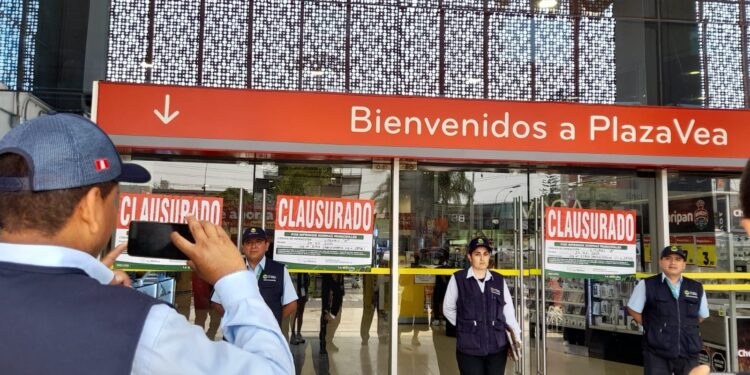 Clausuran supermercado Plaza Vea de La Molina por infringir normas técnicas y sanitarias