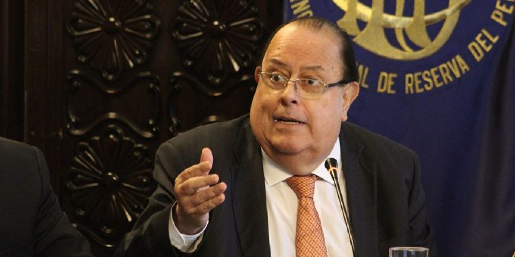 Julio Velarde: alza de inflación en Perú se ubica cerca al 3,3%