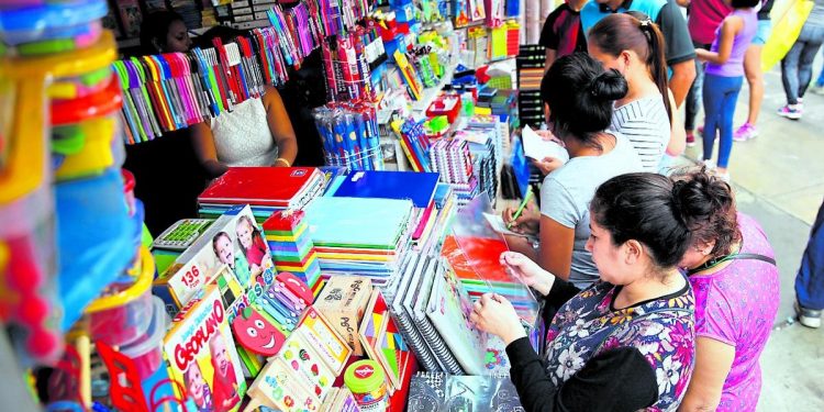 Campaña escolar: Proyectan que empresas alcancen solo el 50% de las ventas registradas en 2019