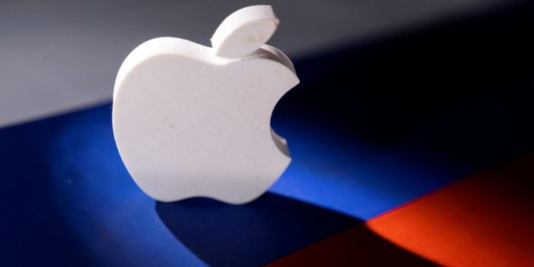 Apple detiene venta de sus productos y limita uso de la App Store en Rusia