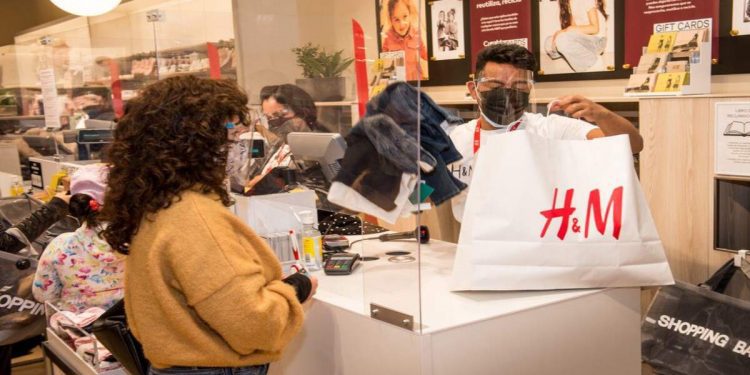 H&M despedirá a 1.500 empleados para reducir costos