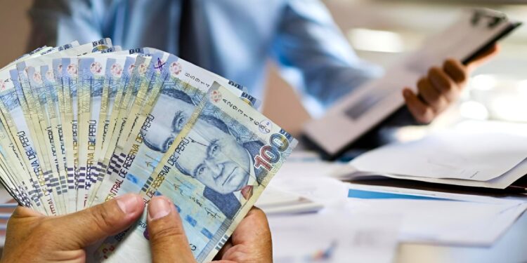 Pretensión salarial de trabajadores peruanos registró aumentó de 1.84% durante noviembre