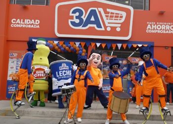 Tiendas 3A, del Grupo AJE, celebra la apertura de su local 200: ¿a cuántos llegará en 2025?