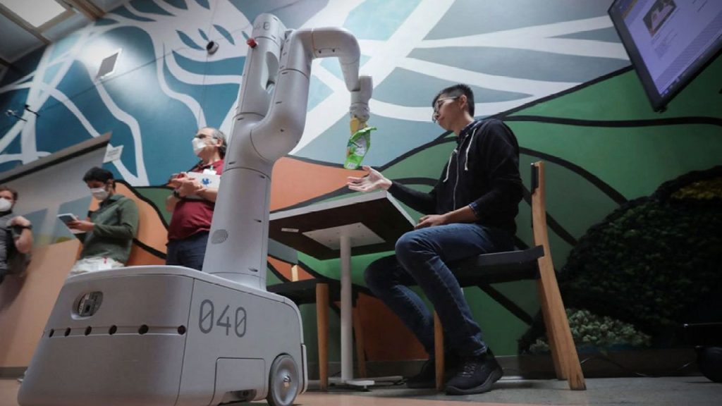 Google crea robots meseros que sirven alimentos a sus empleados 