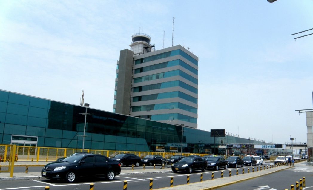 Taxistas que ingresen al aeropuerto Jorge Chávez deberán acreditar solicitud del pasajero desde marzo