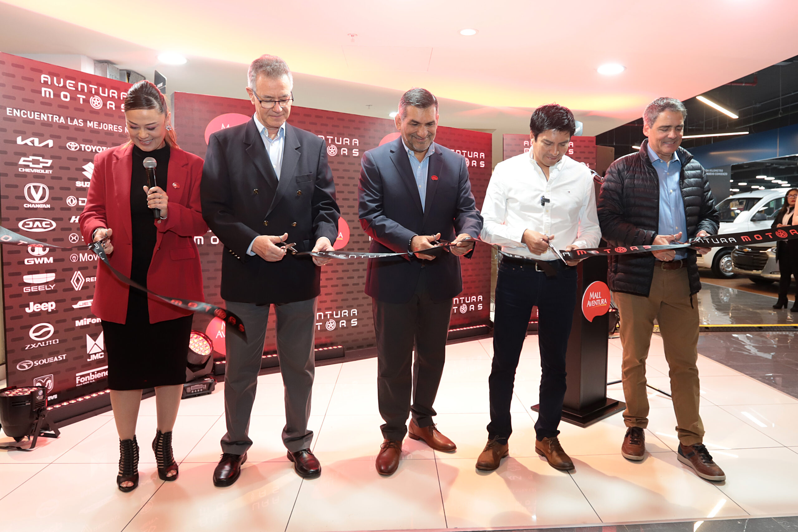 Mall Aventura inaugura moderno centro automotriz en San Juan de Lurigancho