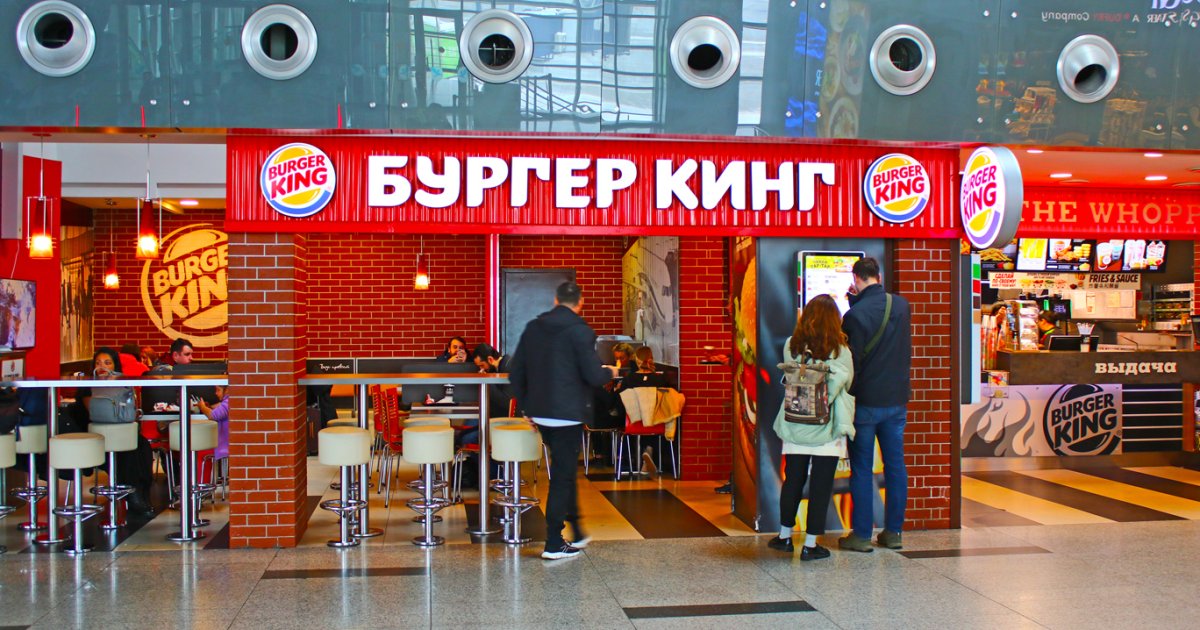 Burger King continúa operaciones en Rusia pese a que prometió salir tras el inicio de la invasión a Ucrania