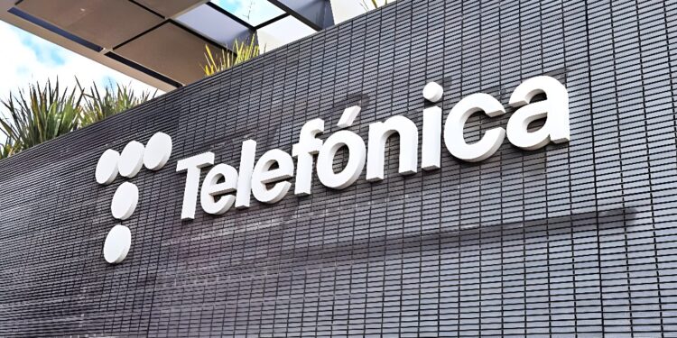 Telefónica vende su filial en Chile por US$ 1.215 millones y acelera su salida de Latinoamérica