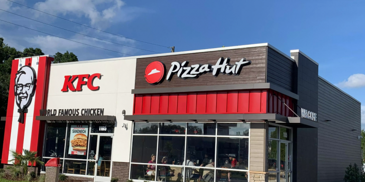 KFC y Pizza Hut venden sus restaurantes y se van de Rusia