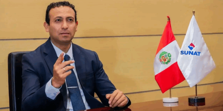 Designan a Javier Franco Castillo como nuevo jefe de la SUNAT: el sexto en dos años