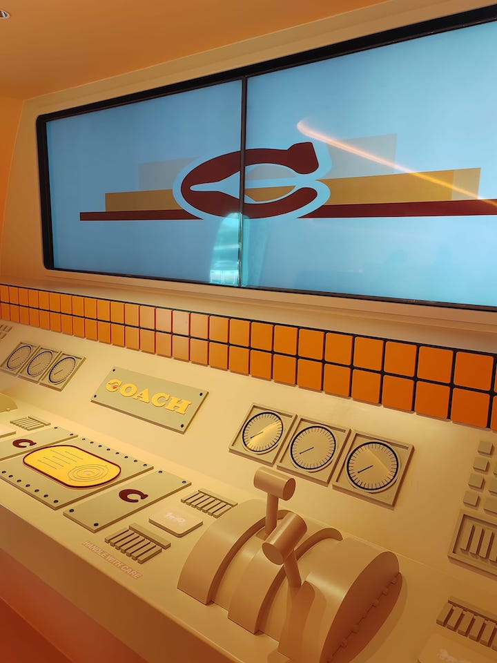 Firma de lujo transforma un Boeing 747 en su nueva casa de travel retail