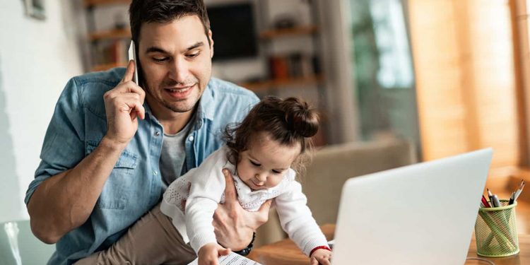 Día del Padre: ¿Cuáles son las licencias que deben recibir en el trabajo?
