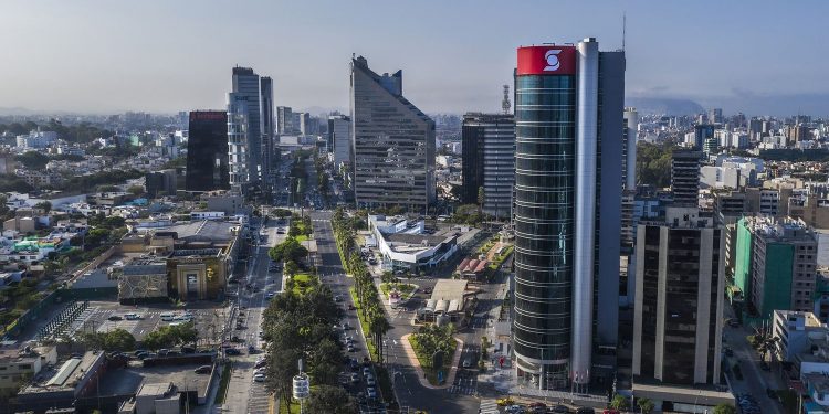 Economía peruana se desaceleraría en tercer trimestre por debajo del 3%