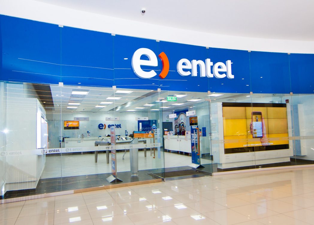 Ingresos y ganancias de Entel en 2023 cayeron debido a la menor venta de teléfonos