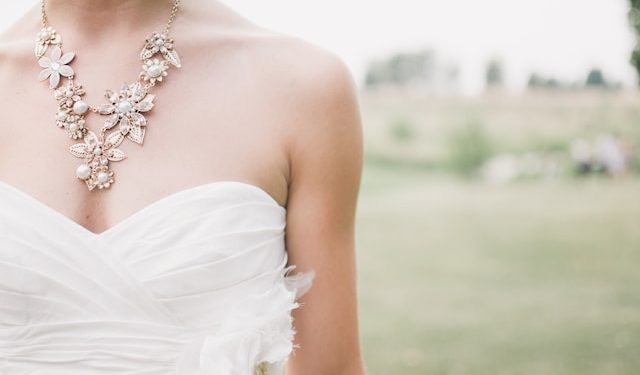 Estos son los 7 tipos de joyas imprescindibles para cualquier mujer