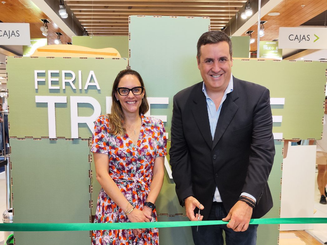 Falabella inaugura su Feria Trueque +Verde, donde podrás intercambiar prendas en buen estado