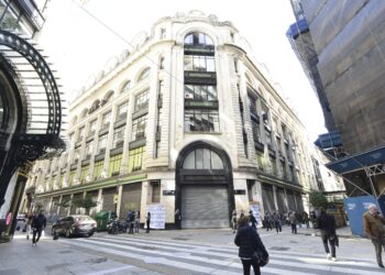 Megalocal de Falabella en Argentina sigue vacío: pese a bajar su precio, no consigue inquilino